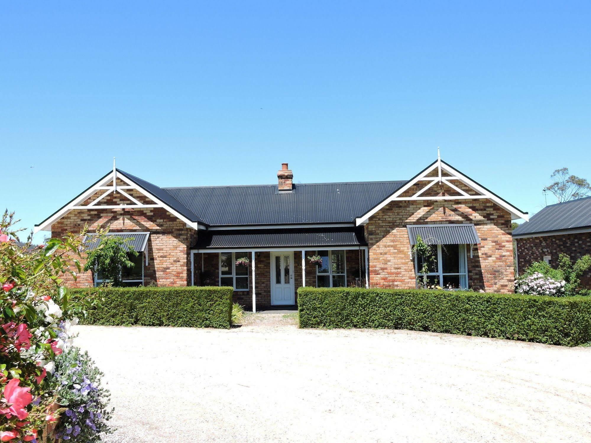 Hazelcreek Cottages Exeter Exterior photo